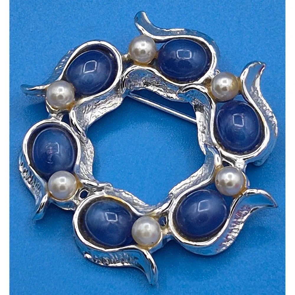 Vintage Wreath Brooch Blue Cabochon Faux Pearl Silver Tone Textured Pin
